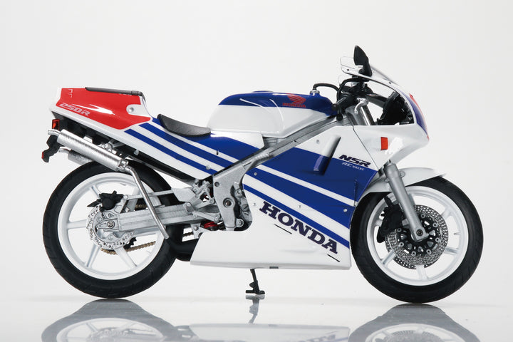 1/12 完成品バイク Honda NSR250R '89 ロスホワイト×テラブルー