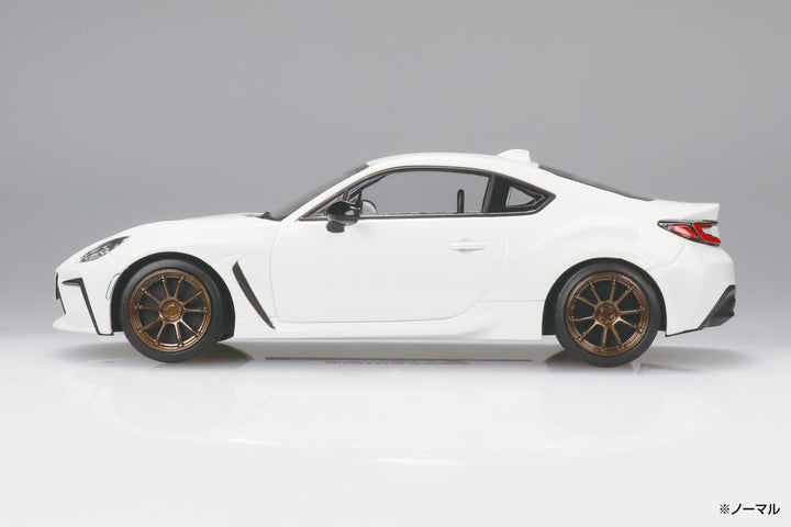 1/32 楽プラ スナップキット トヨタ GR86 2021 カスタムホイール（クリスタルホワイトパール）