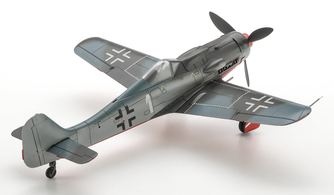 1/72 フォッケウルフ Fw190D-9 “第44戦闘団"