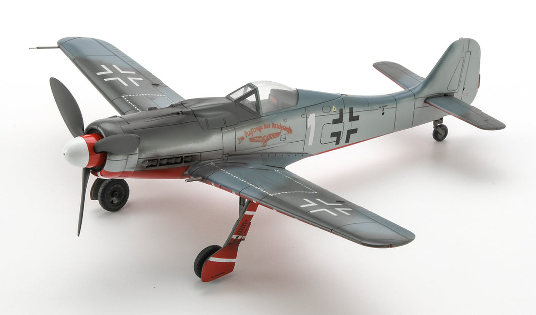 1/72 フォッケウルフ Fw190D-9 “第44戦闘団"