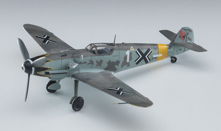 エーリカ・ハルトマン w/メッサーシュミット Bf109G-6（1/72） 1/20スケール