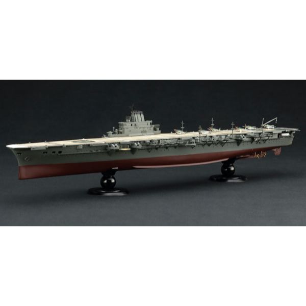 1/700 帝国海軍シリーズ 日本海軍航空母艦 大鳳 (木甲板仕様) フルハルモデル 特別仕様（エッチングパーツ付き）