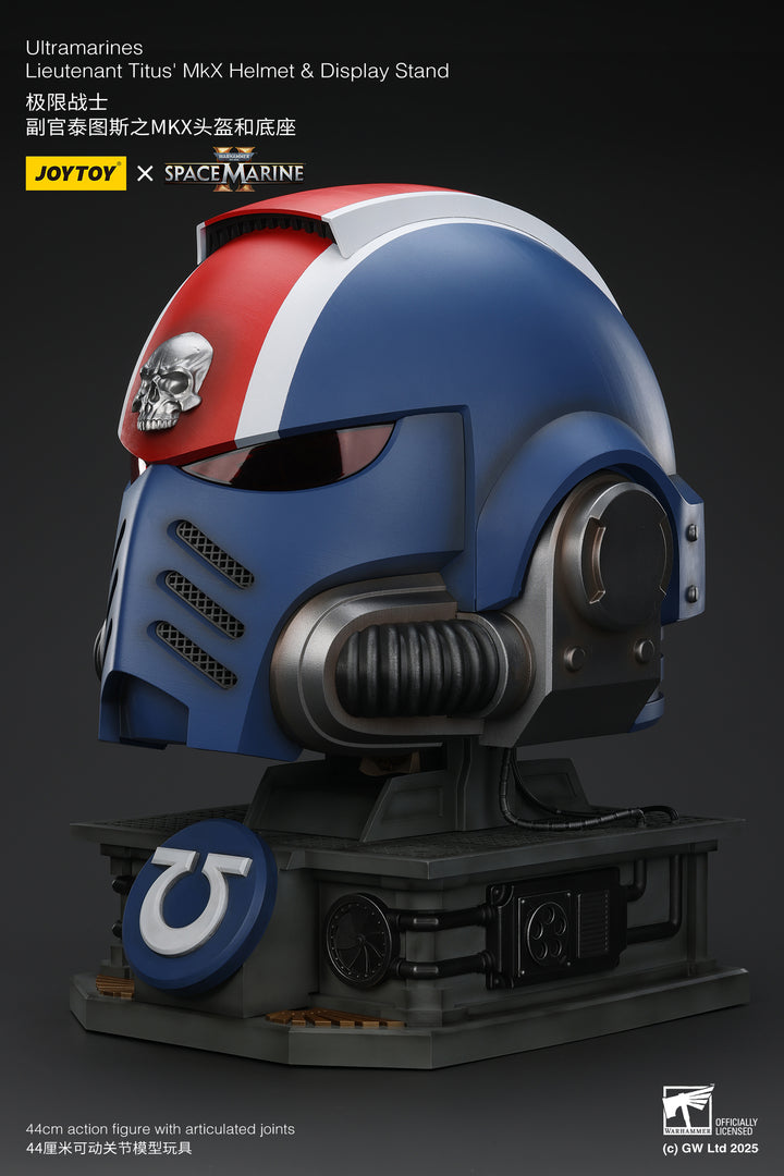 ウルトラマリーン レフテナント タイタスのMKXヘルメット&ディスプレイ スタンド 1/1スケール
