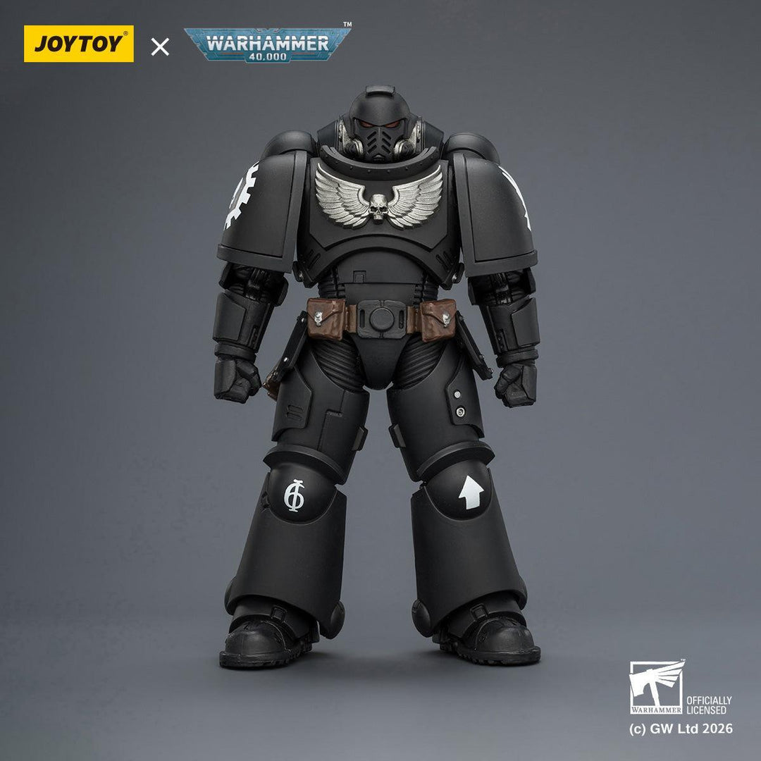 アイアンハンド インターセッサー（ボルトライフル・ボルターピストル・チェーンソード装備） 1/18スケール