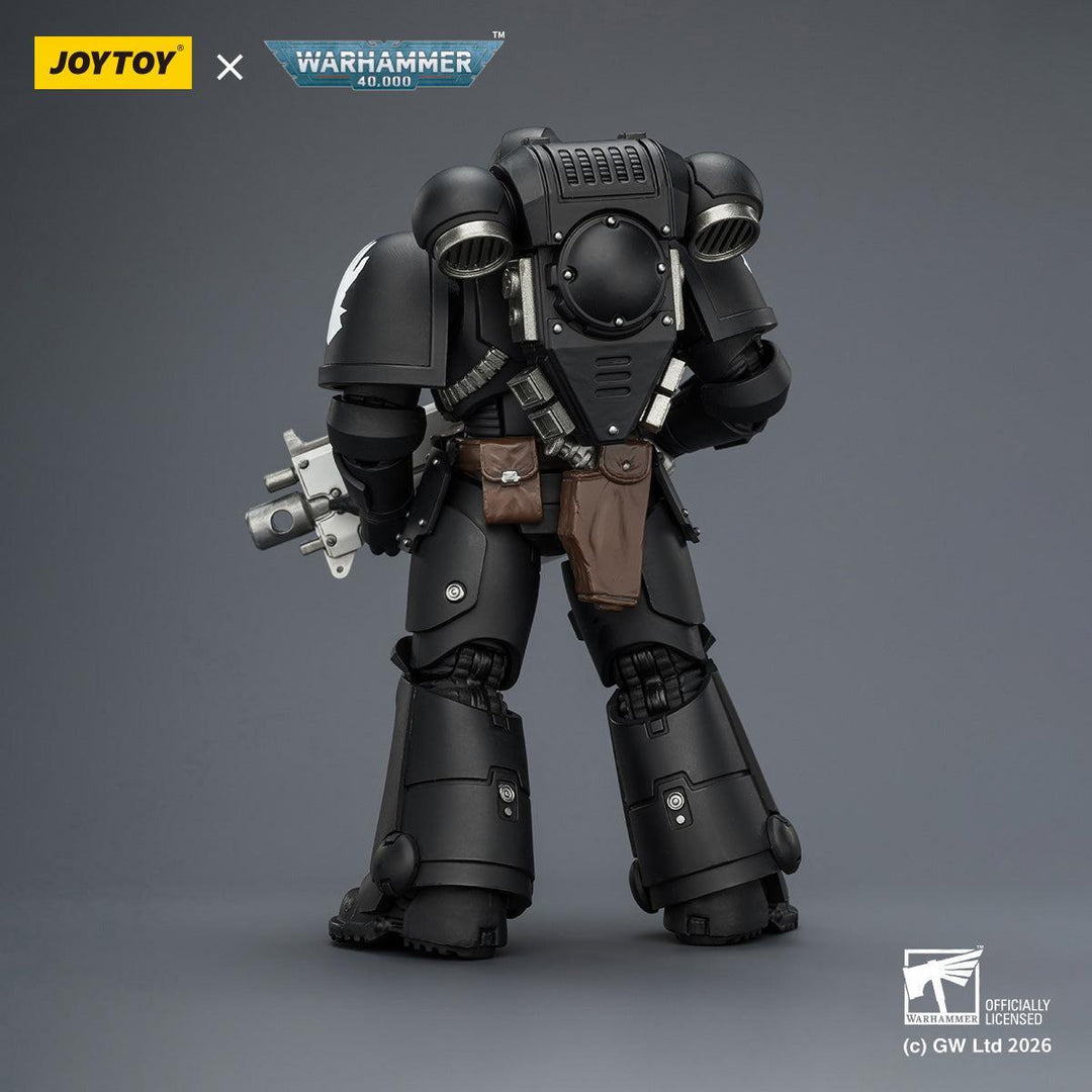 アイアンハンド インターセッサー（ボルトライフル・ボルターピストル・チェーンソード装備） 1/18スケール