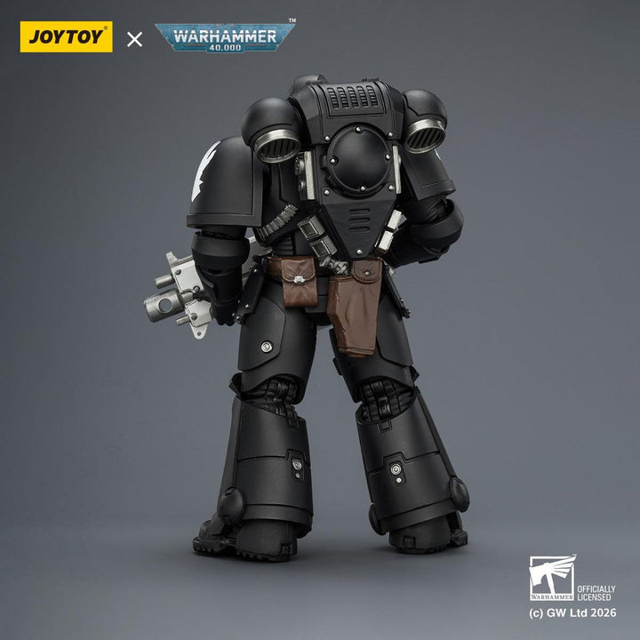 アイアンハンド インターセッサー（ボルトライフル・ボルターピストル・チェーンソード装備） 1/18スケール