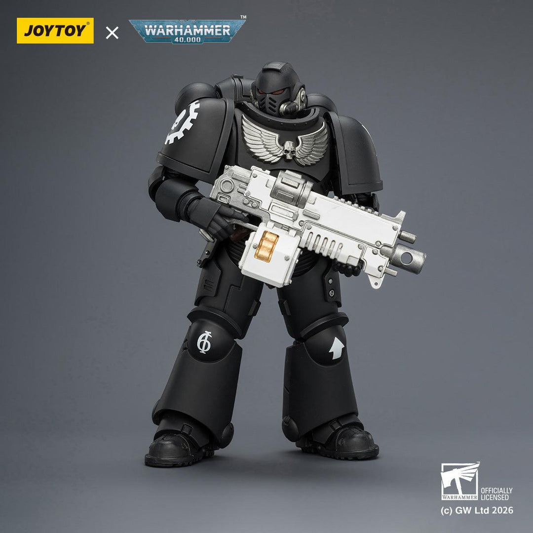 アイアンハンド インターセッサー（ボルトライフル・ボルターピストル・チェーンソード装備） 1/18スケール
