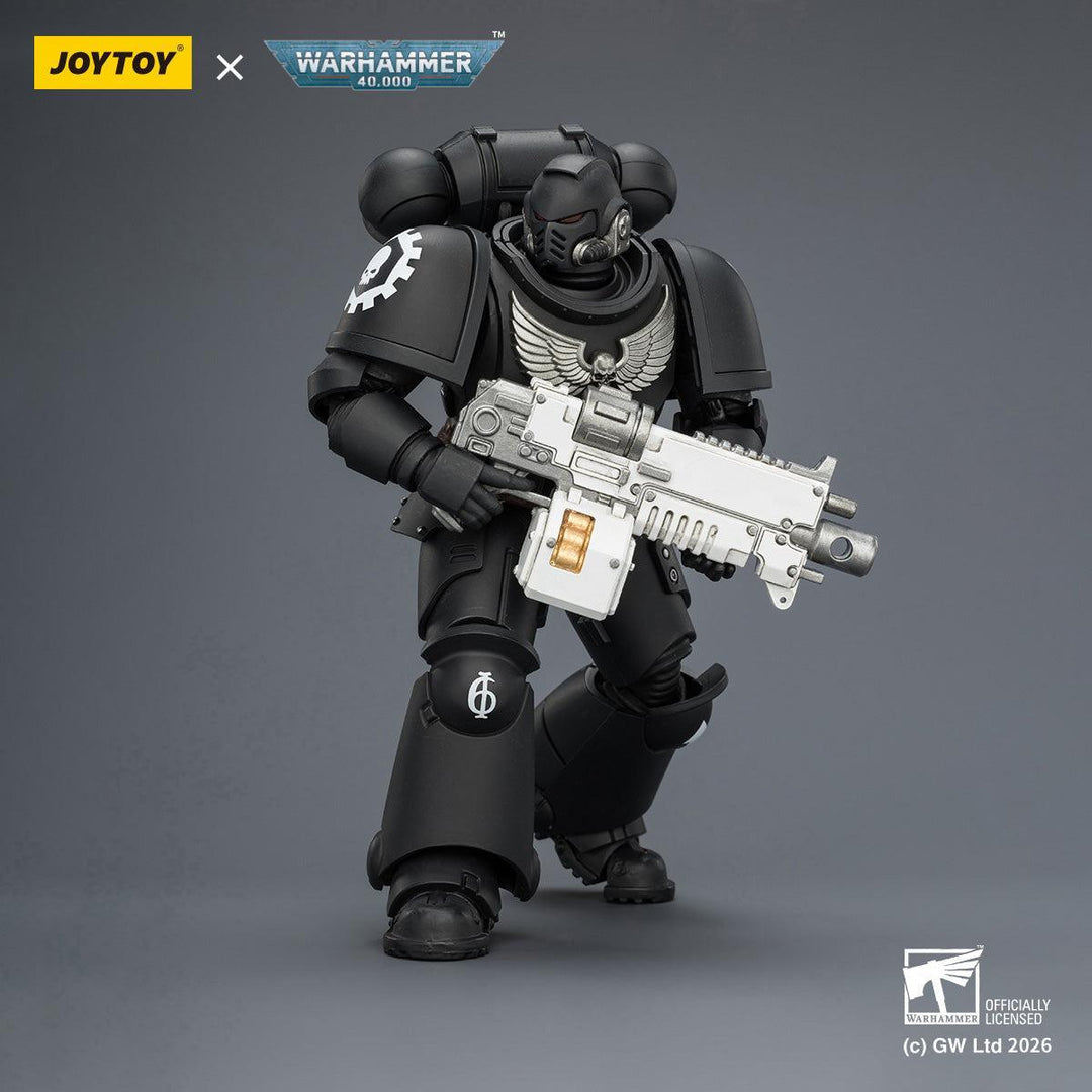 アイアンハンド インターセッサー（ボルトライフル・ボルターピストル・チェーンソード装備） 1/18スケール
