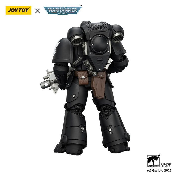 アイアンハンド インターセッサー（ボルトライフル・ボルターピストル・チェーンソード装備） 1/18スケール