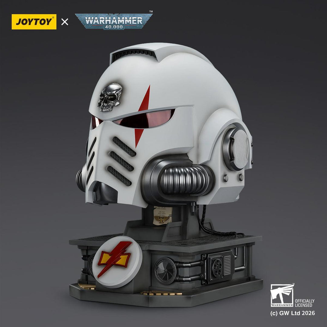 ホワイトスカー MkX ヘルメット＆ディスプレイスタンド 1/1スケール