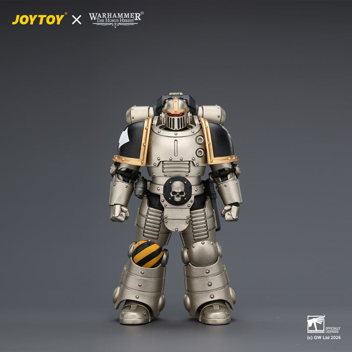 アイアン・ウォリアー MkIIタクティカル・レギオネアリ3（ボルター＆ボルターピストル装備） 1/18スケール