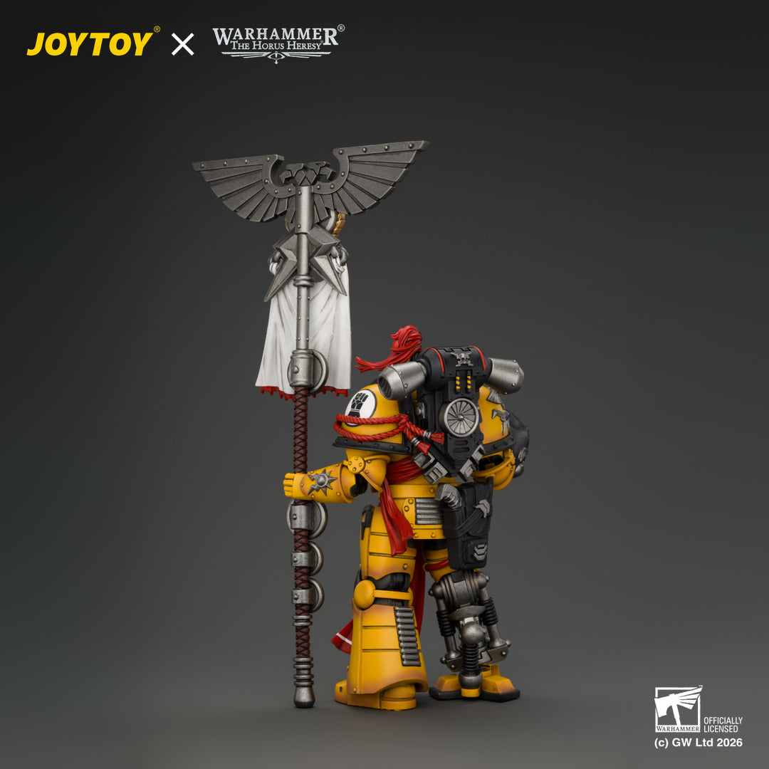 インペリアル・フィスト ヘラルド・コンスル 戦旗＆ボルトピストル装備 1/18スケール