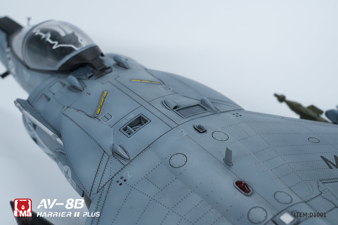 1/48 アメリカ AV-8B ハリアー II PLUS 攻撃機