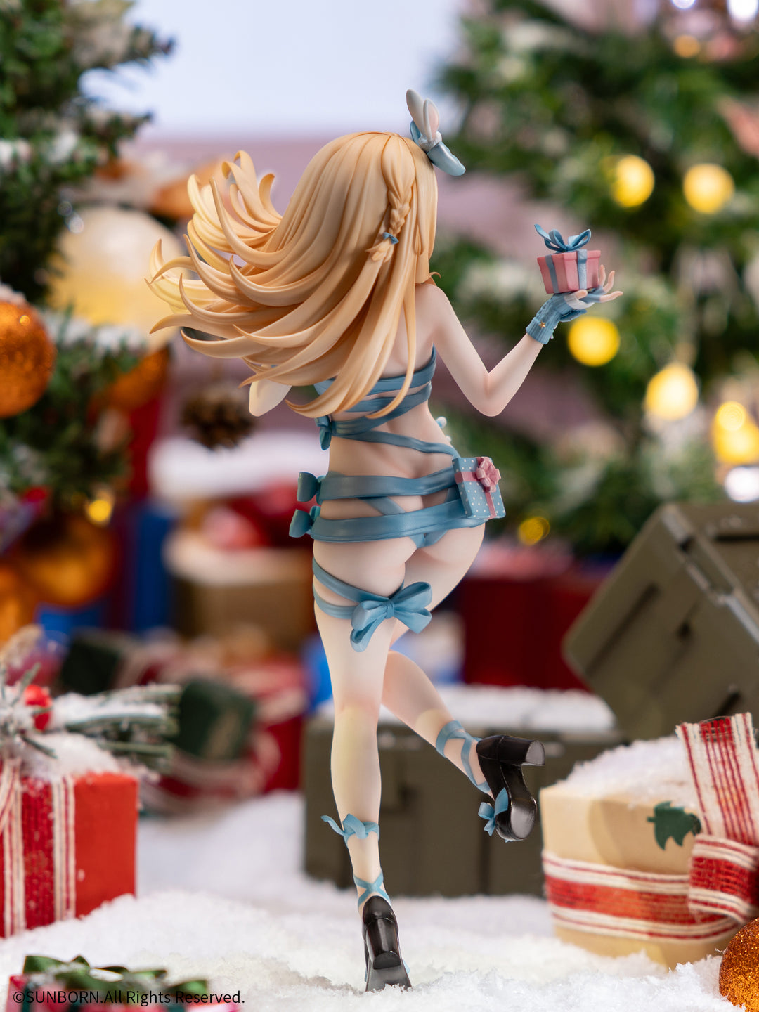 スオミ 雪兎の贈り物ver. 完成品フィギュア 1/6スケール
