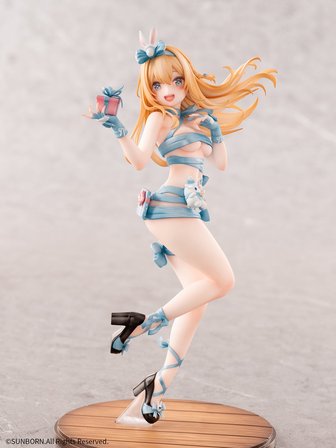 スオミ 雪兎の贈り物ver. 完成品フィギュア 1/6スケール