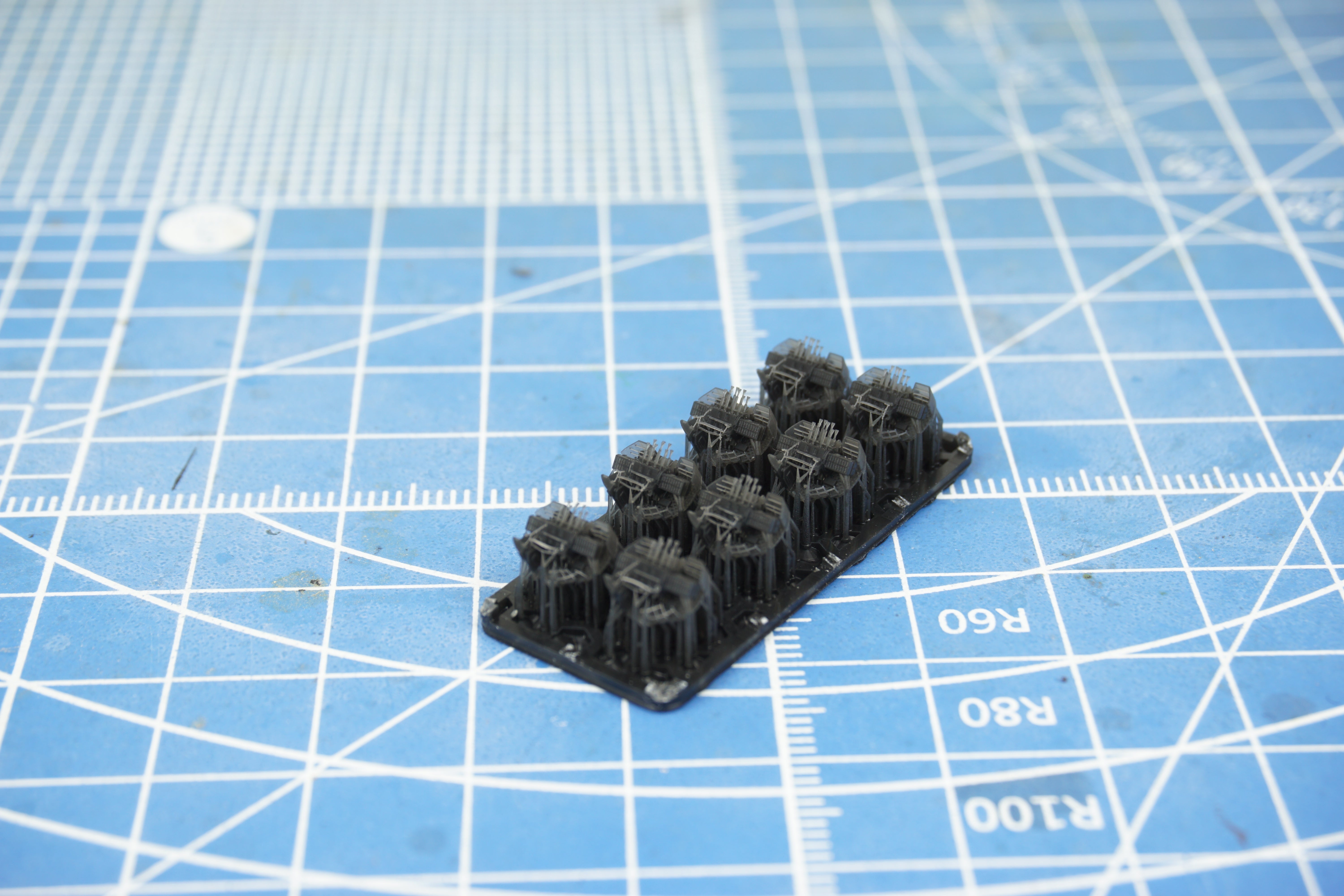1/700 PW700037 英海軍 汎用 八連装ポンポン砲（防盾付き