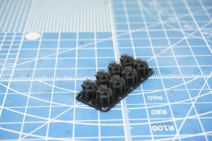 1/700 PW700037 英海軍 汎用 八連装ポンポン砲（防盾付き）