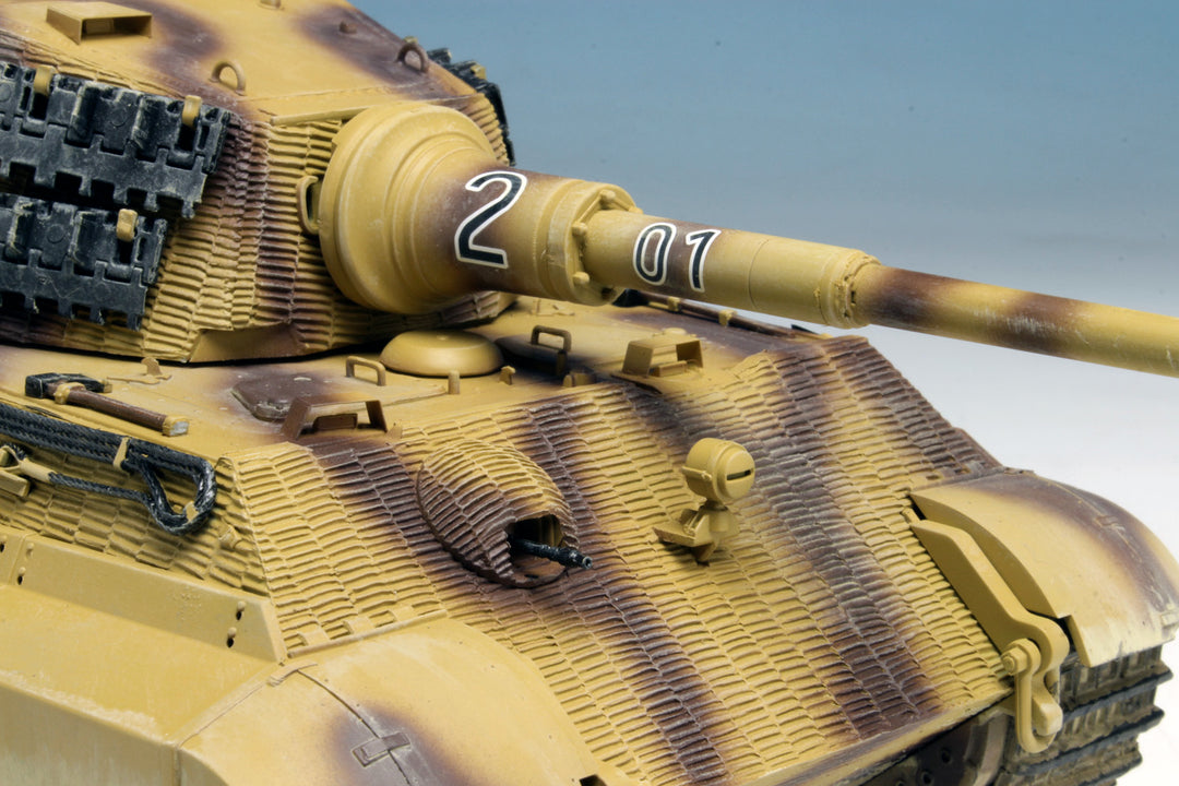 1/35 WW.II ドイツ軍 Sd.Kfz.182 キングタイガー ヘンシェル砲塔 w/ツィメリットコーティング 第505重戦車大隊 1944年 ロシア