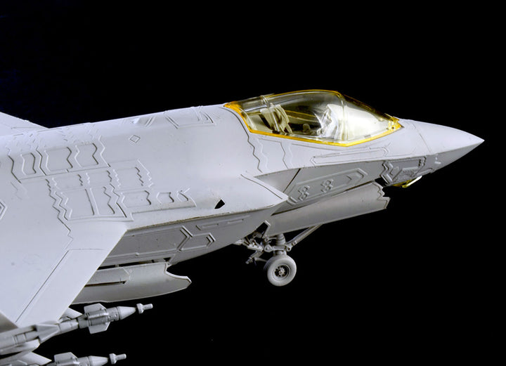 【再販】1/72 アメリカ海軍 F-35C ライトニングII （日本語対訳補足説明書付属）