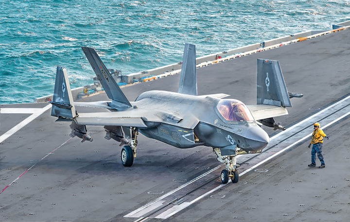 【再販】1/72 アメリカ海軍 F-35C ライトニングII （日本語対訳補足説明書付属）