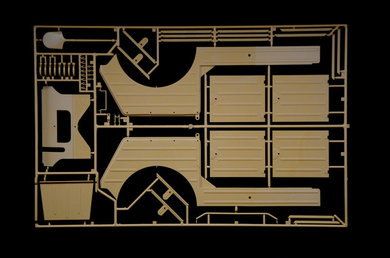 【再販】1/9 WW.II ドイツ軍 キューベルワーゲン Type82
