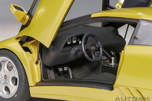 AUTOart(オートアート) ランボルギーニ ディアブロ SE30 （GIALLO SPYDER／メタリック・イエロー） 1/18スケール 塗装済みミニカー