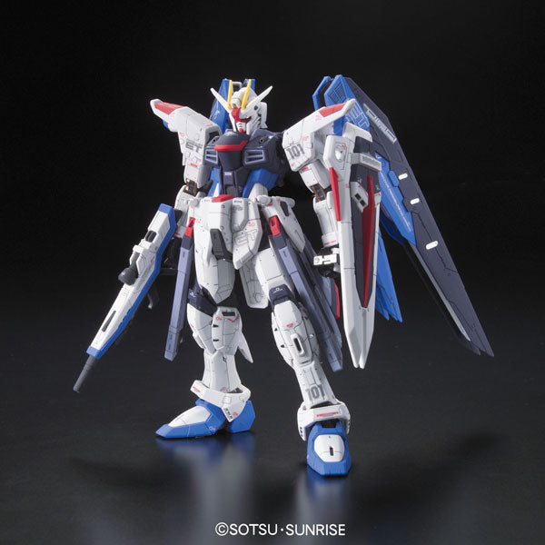 RG フリーダムガンダム 1/144スケール