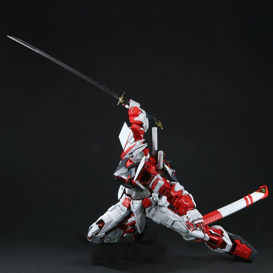 PG ガンダムアストレイ レッドフレーム 1/60スケール – SOOTANG