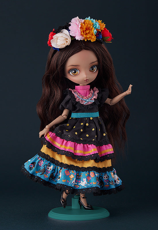 Harmonia bloom Seasonal Doll Gabriela