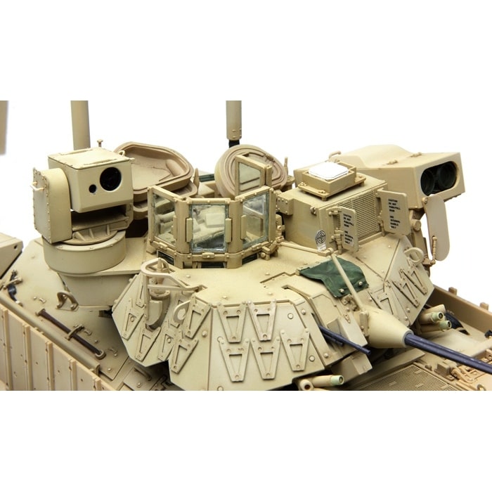 1/35 SS-004 アメリカM2A3ブラッドレーBUSK III 歩兵戦闘車