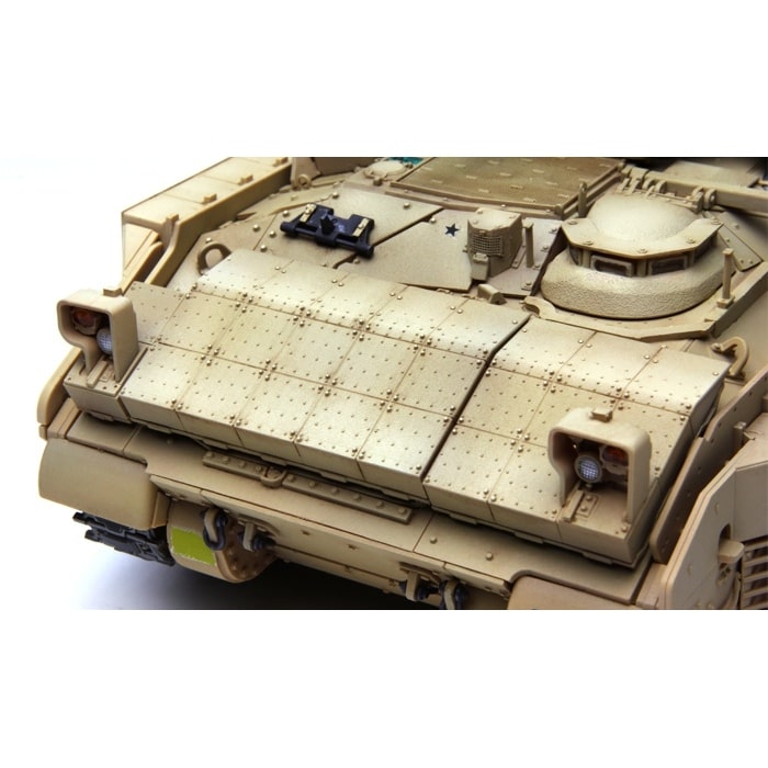 1/35 SS-004 アメリカM2A3ブラッドレーBUSK III 歩兵戦闘車