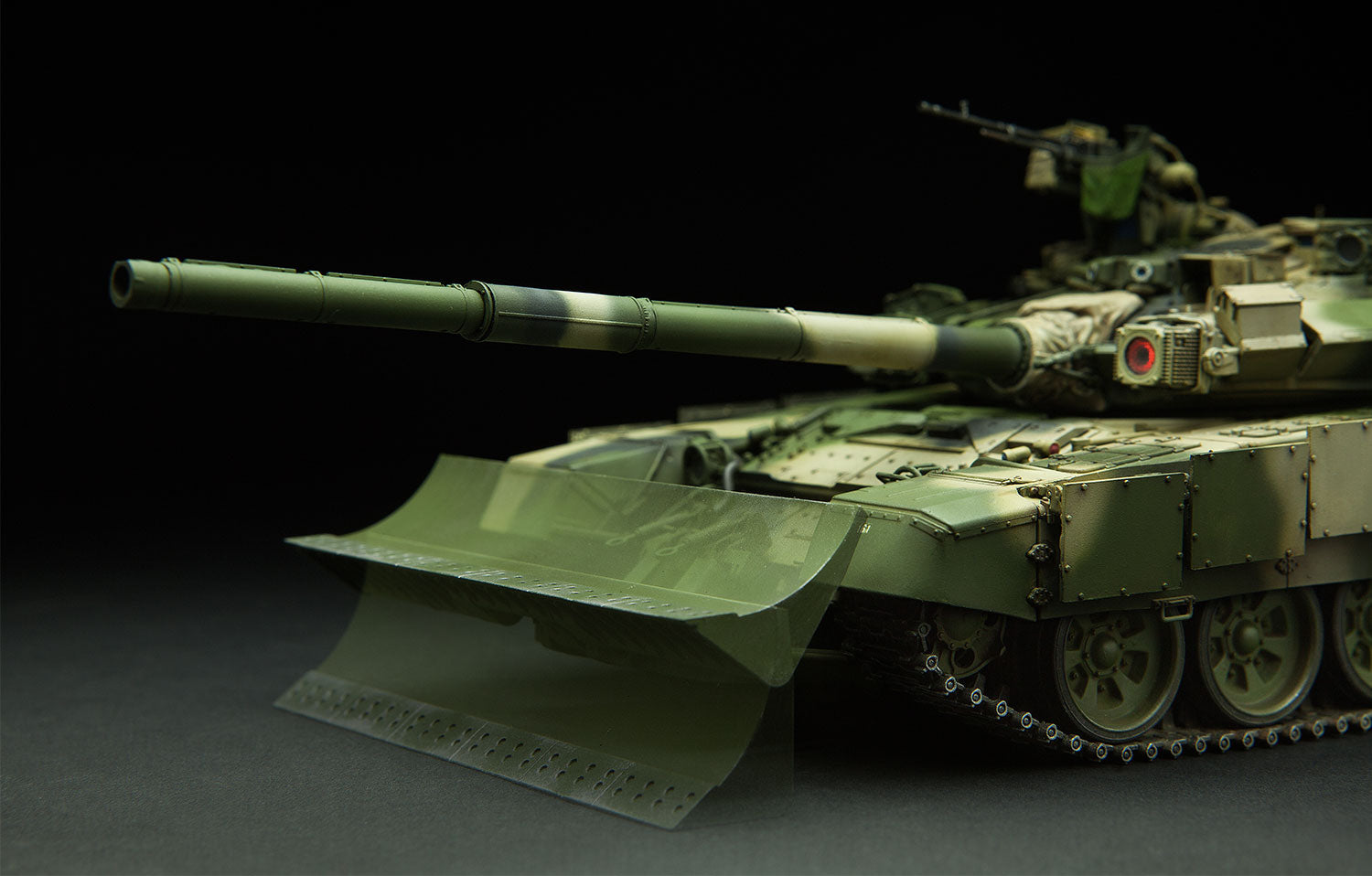 T-90A MENG MODEL 1/35 #1 組立開始 - はじめの戦車模型づくり