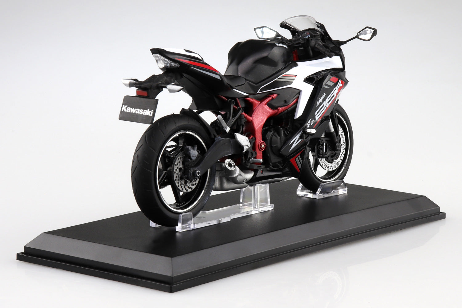 1/12 KAWASAKI Ninja ZX-25R メタリックスパークブラック×パール
