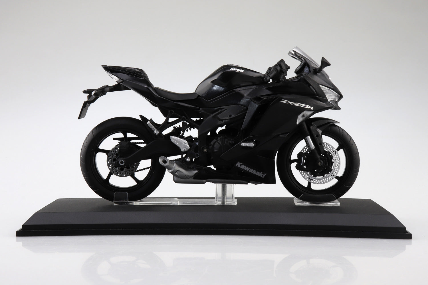 1/12 KAWASAKI Ninja ZX-25R メタリックスパークブラック