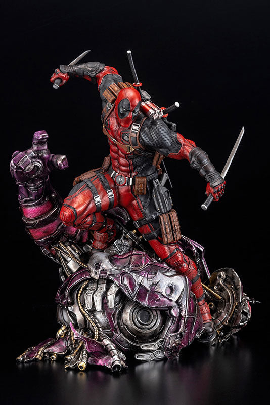 デッドプール FINE ART STATUE シグネチャーシリーズ Feat. Kucharek