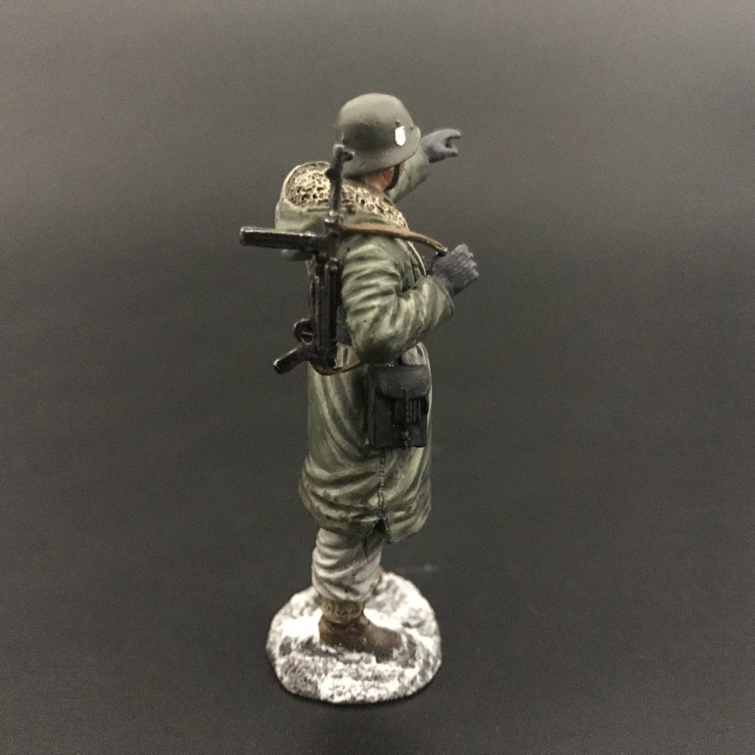 【オータムセール対象】 WAR PARK STWP-00001 オフィサー ヴィズ MP40 KH001 塗装済み完成品…
